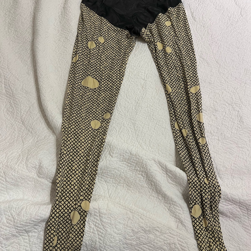 Piece of art - leggins by Marijan Pejoski